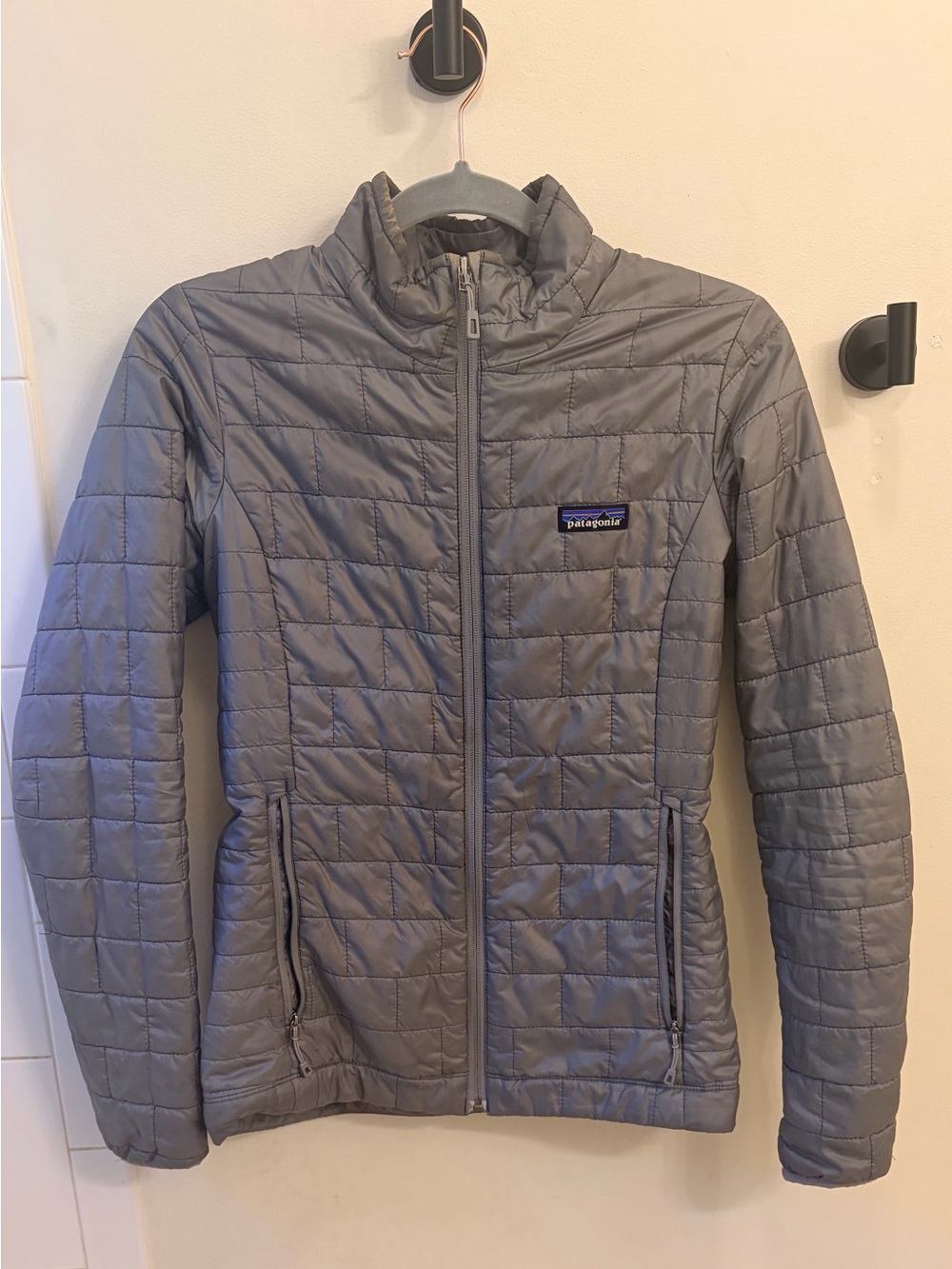PATAGONIA nano puff jacket grey silver extra small